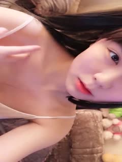 自拍视频露出大奶子，随着音乐摇摆! — 2023
